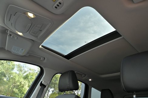 Used 2017 Ford Escape Titanium image 12