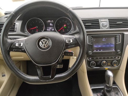Used 2017 Volkswagen Passat 1.8T R-Line w/ R-Line Lighting Package image 22