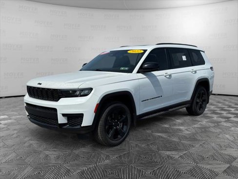 Certified 2022 Jeep Grand Cherokee L Laredo image 1