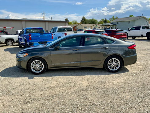 Used 2019 Ford Fusion SE image 2