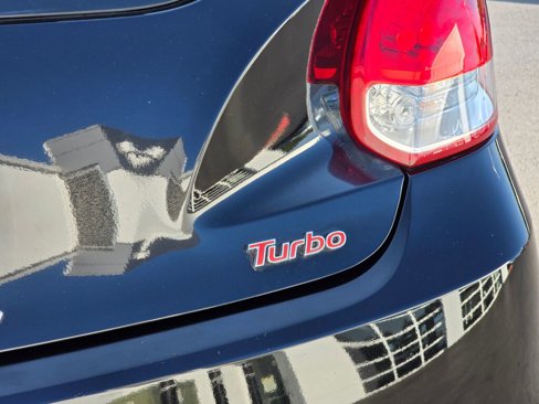 Used 2016 Hyundai Veloster Turbo image 14