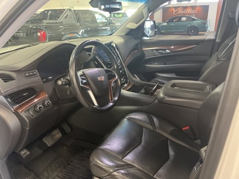 Used 2019 Cadillac Escalade ESV Luxury image 5