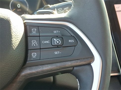 Used 2023 Jeep Grand Cherokee L Limited image 23