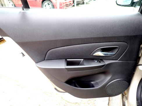 Used 2014 Chevrolet Cruze LT image 29