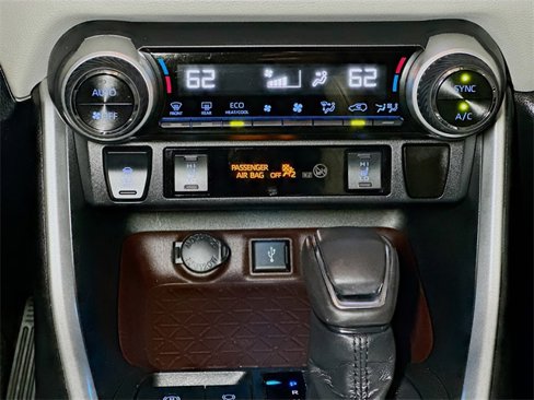 Certified 2020 Toyota RAV4 Limited image 31