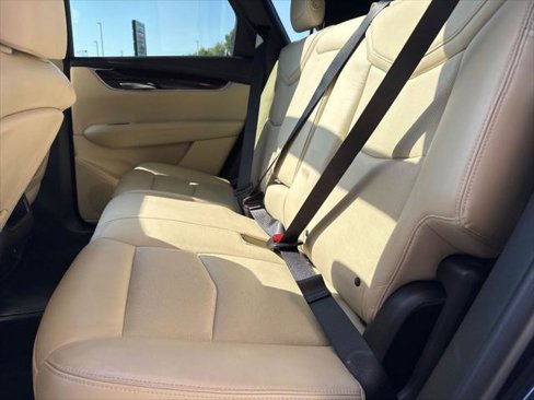 Used 2017 Cadillac XT5 Luxury w/ Driver Awareness Package image 10