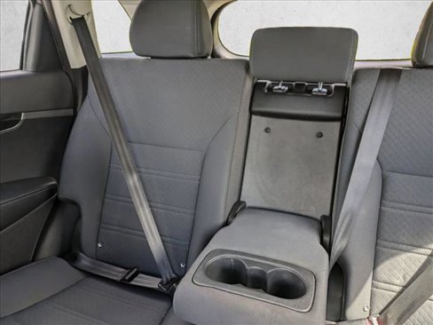 Used 2019 Kia Sorento LX image 14