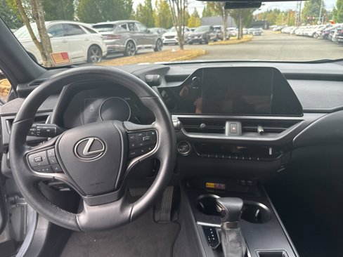 Used 2023 Lexus UX 250h AWD image 3