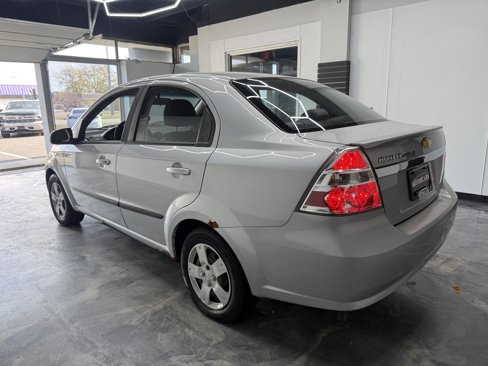 Used 2010 Chevrolet Aveo LT w/ Power and Convenience Package image 3