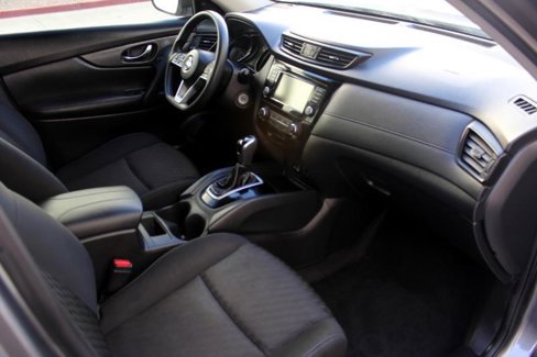 Used 2018 Nissan Rogue S image 15