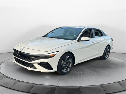 Used 2025 Hyundai Elantra SEL w/ Cargo Package image 3