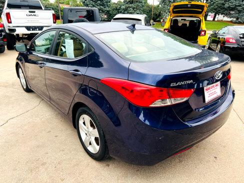 Used 2013 Hyundai Elantra GLS w/ Preferred Pkg image 5