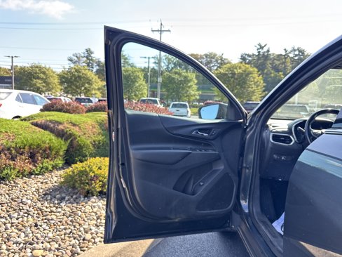 Used 2018 Chevrolet Equinox LT w/ Sun & Infotainment Package image 10
