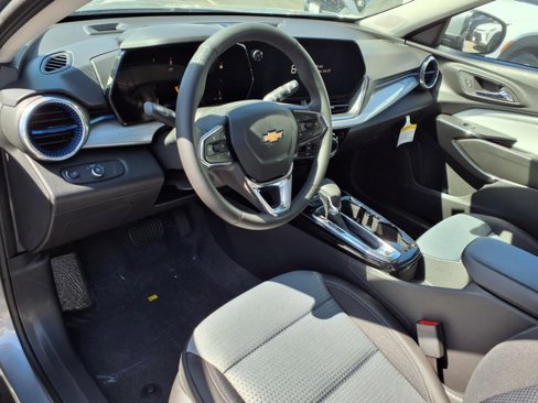 New 2025 Chevrolet Trax LT w/ Driver Confidence Package image 8
