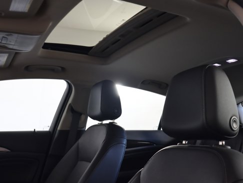 Used 2018 Buick Regal Essence image 17