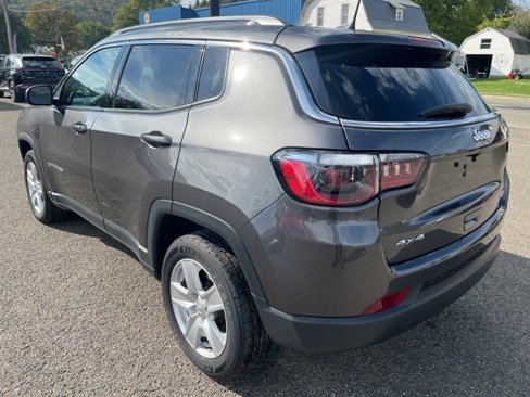 Used 2022 Jeep Compass Latitude w/ Convenience Group image 3