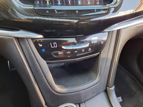 Used 2020 Cadillac XT6 Sport image 21