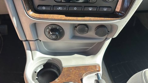 Used 2006 Buick Rainier CXL image 46