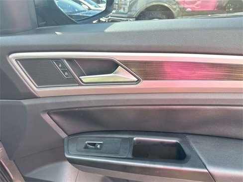Used 2019 Volkswagen Atlas SE image 18