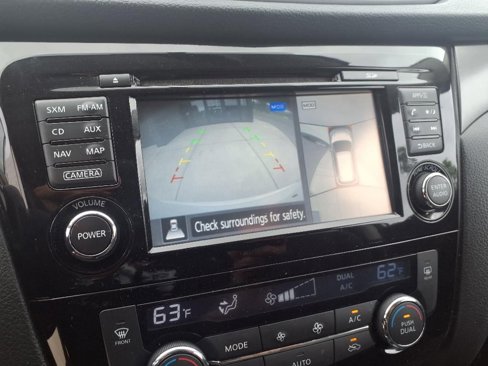 Used 2016 Nissan Rogue SV w/ SV Premium Package image 18