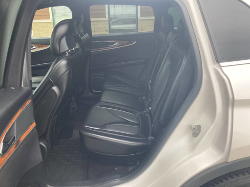 Used 2016 Lincoln MKX Select w/ Select Plus Package image 18
