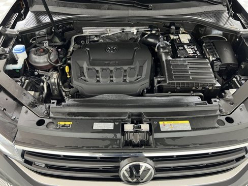 Used 2024 Volkswagen Tiguan SE R-Line image 25