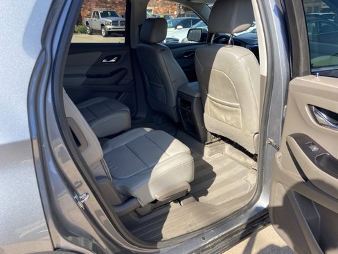Used 2018 Chevrolet Traverse LT image 10
