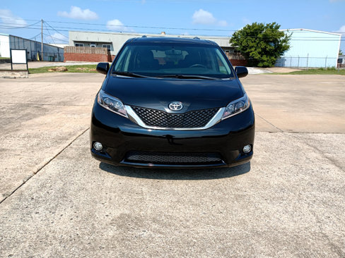 Used 2017 Toyota Sienna SE image 9