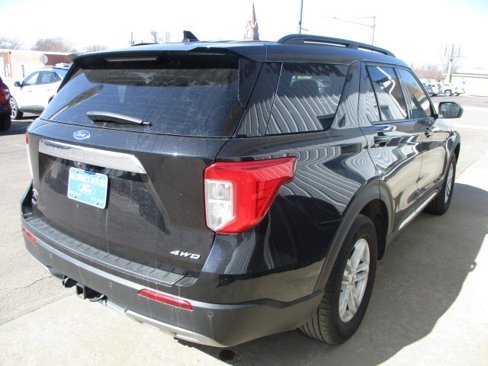 Used 2023 Ford Explorer XLT w/ Equipment Group 202A image 5