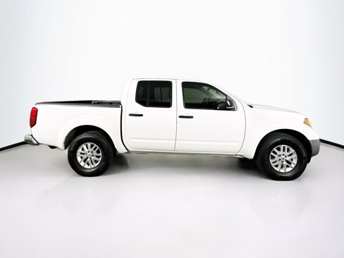 Used 2016 Nissan Frontier SV image 10