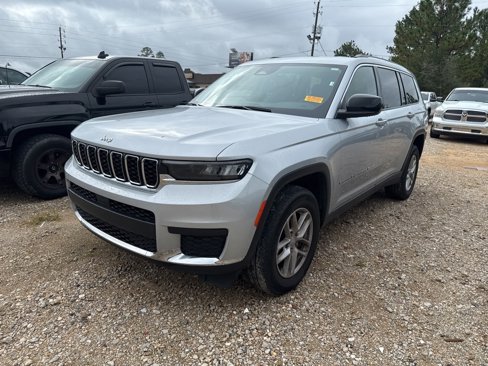 Used 2023 Jeep Grand Cherokee L Laredo image 2
