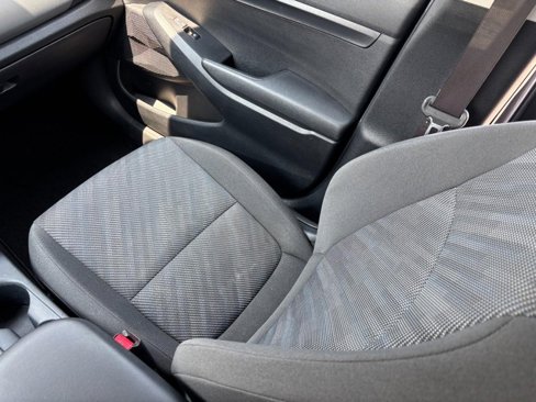 Used 2021 Kia Seltos LX image 15
