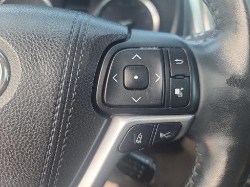 Used 2017 Toyota Highlander Limited Platinum image 22