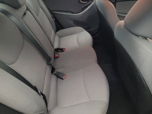 Used 2016 Hyundai Elantra SE image 19