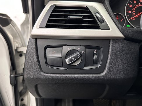 Used 2015 BMW 320i Sedan image 30