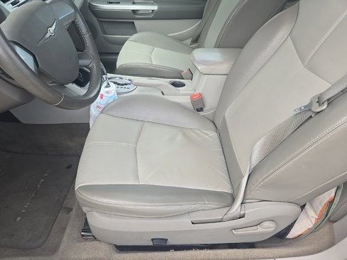 Used 2009 Chrysler Sebring Touring w/ Special Touring Group image 16