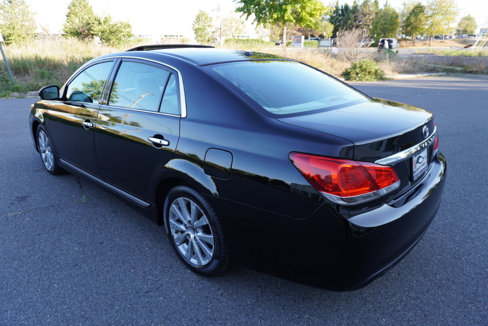 Used 2011 Toyota Avalon Limited image 5