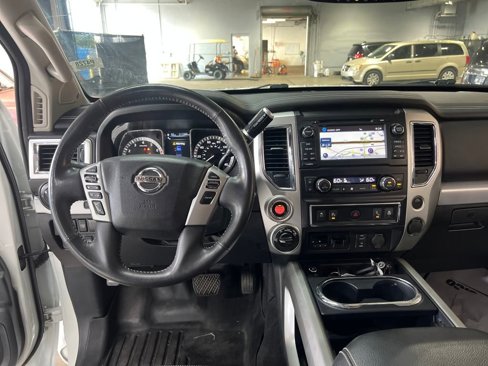 Used 2018 Nissan Titan PRO-4X image 28