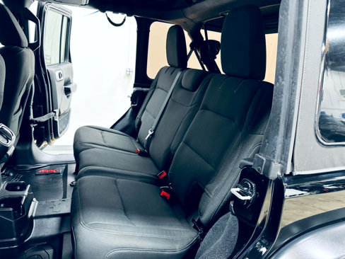 Used 2018 Jeep Wrangler Unlimited Sport S image 31