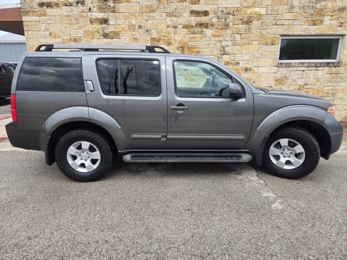 Used 2005 Nissan Pathfinder SE w/ (P01) Se Premium Pkg image 18