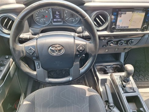 Used 2017 Toyota Tacoma TRD Sport image 21