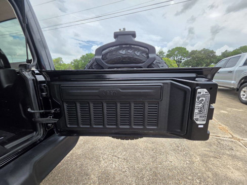Used 2021 Jeep Wrangler Islander image 27