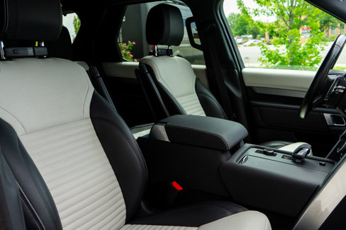Used 2021 Land Rover Discovery S R-Dynamic image 10