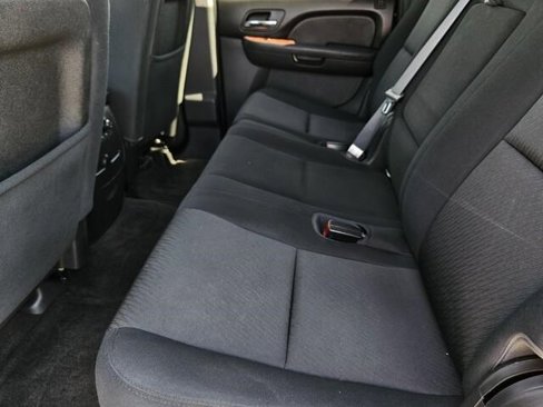 Used 2013 Chevrolet Suburban LS image 23