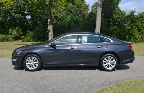 Used 2023 Chevrolet Malibu LT image 2