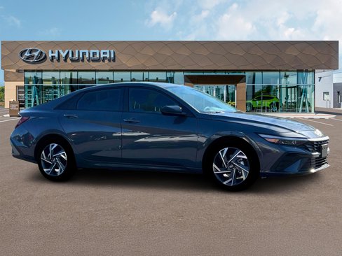 New 2025 Hyundai Elantra Sport w/ Cargo Package image 10