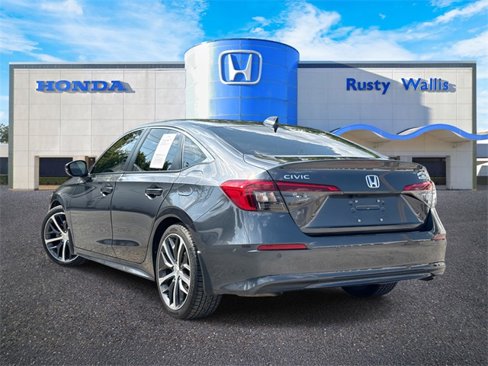 Used 2022 Honda Civic Touring image 3
