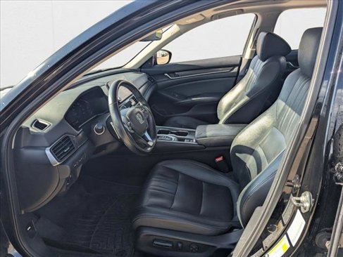 Used 2018 Honda Accord Touring image 10