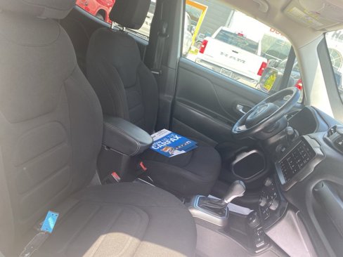 Used 2022 Jeep Renegade Latitude w/ Convenience Group image 10