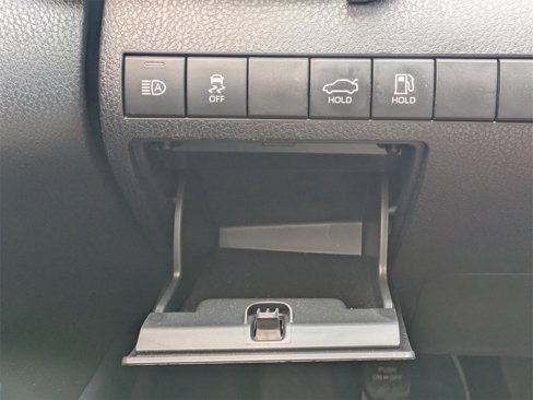 Used 2022 Toyota Camry SE image 24